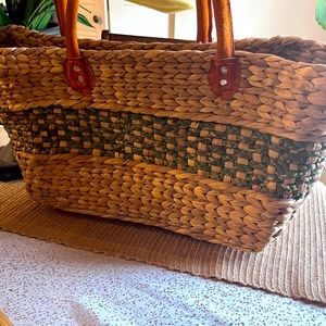 Straw Bag with suede Straps